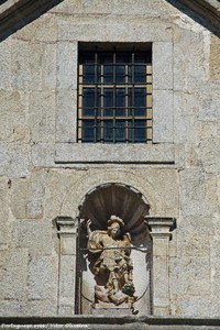 Igreja Paroquial de Freixinho - Portugal (29598149710).jpg