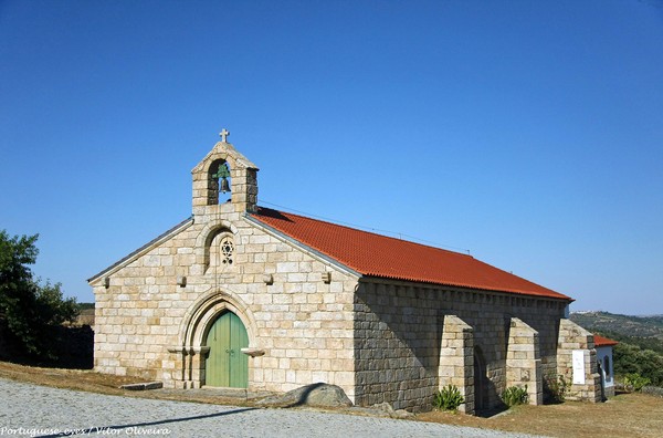 Igreja de Algosinho - Portugal (17716146052).jpg