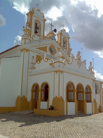 Igreja de Nossa Senhora da Boa Fé - Vista lateral.jpg