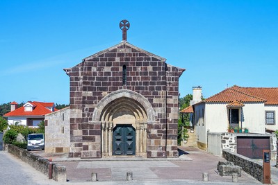 Igreja de São Cristóvão de Rio Mau - Portugal 🇵🇹 (53576809735).jpg