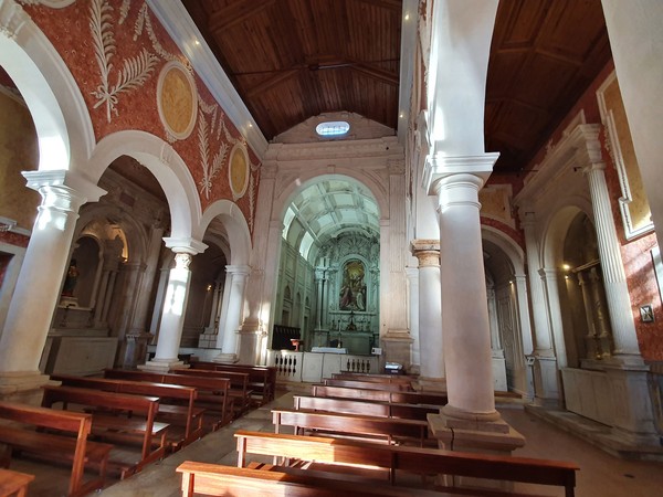 Igreja de Santa Maria de Alcáçova, Santarém, Portugal 01.jpg