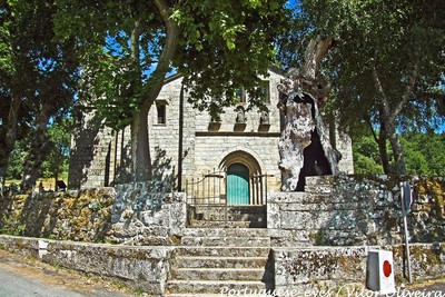 Igreja de Santa Maria de Fiães - Portugal (7769287112).jpg