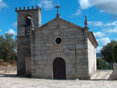 Igreja paroquial Vila Marim.jpg
