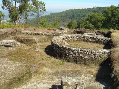 Monte Padrão - Sto. Tirso (167249991).jpg