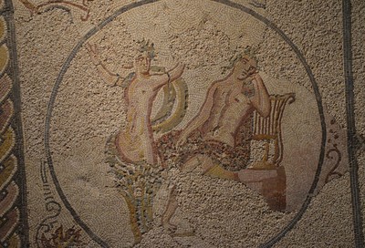 Mosaic floor depicting Apollo and Daphne, from the Villa Torre de Palma near Monforte, 3rd-4th century AD, National Archaeology Museum of Lisbon, Portugal (12973823165).jpg