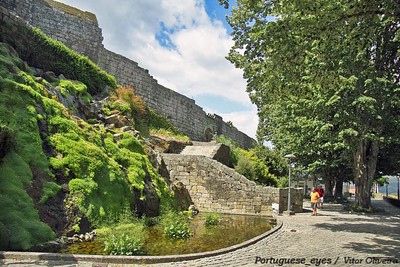 Muralhas de Melgaço - Portugal (5025169091).jpg