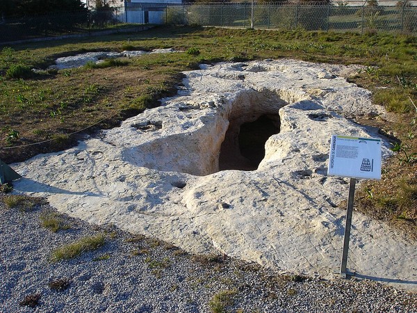Grutas artificiais do Tojal de Vila Chã