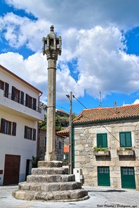 Pelourinho de Algodres - Portugal (52095679196).jpg