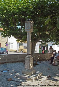 Pelourinho de Angeja - Portugal (6945044283).jpg