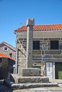 Pelourinho de Campo Benfeito - Portugal (50006623106).jpg