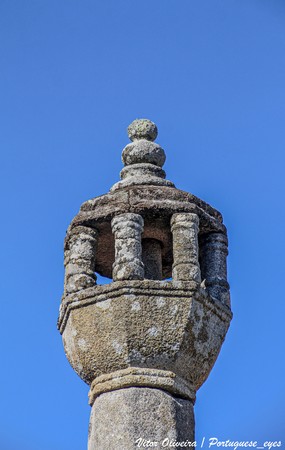 Pelourinho de Chãs de Tavares - Portugal (53303481193).jpg