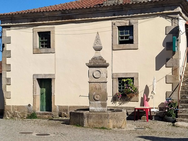 Pelourinho de Ervededo.jpg