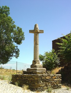 Pelourinho de Frieira - Portugal (8941793736).jpg