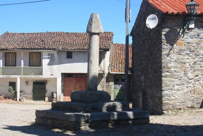 Pelourinho de Gostei 03.jpg