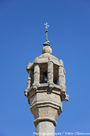 Pelourinho de Leomil - Portugal (10141328444).jpg