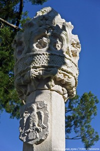 Pelourinho de Ourém - Portugal (31695333941).jpg