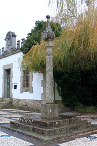Pelourinho de Paredes de Coura.jpg
