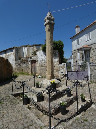 Pelourinho de Percelada..jpg