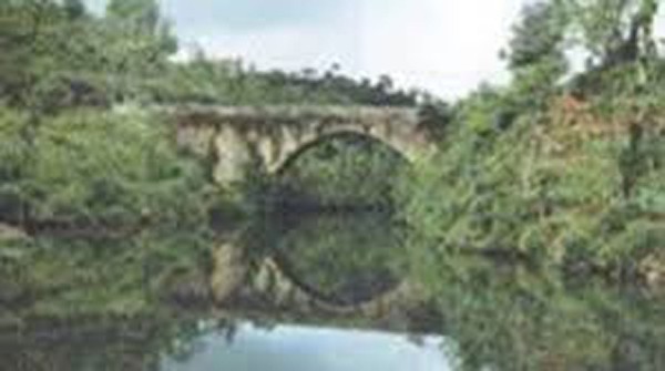Ponte de Arco do Baúlhe.jpg