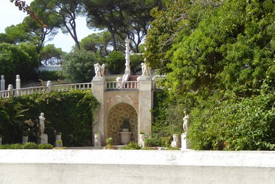 Pormenor do fontanário do jardim.jpg