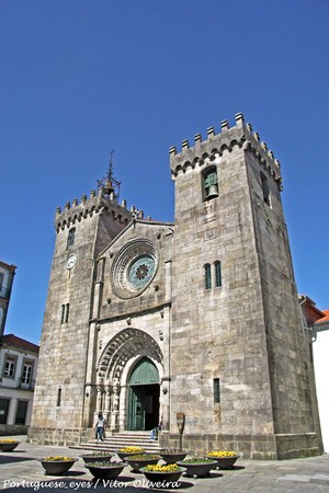 Sé de Viana do Castelo - Portugal (5478372631).jpg