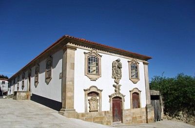 Solar do Paço Episcopal do Largo da Igreja de Trevões
