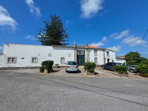 Vista distante para Palácio da Serra d'El-Rei.jpg