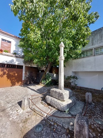 Vista para sudeste do Pelourinho de Pombalinho.jpg